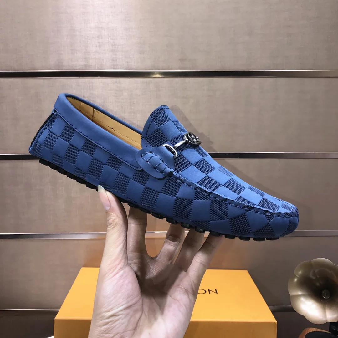 Men's men's shoes 💰420💰 [LV Doudou shoes] (water-dyed cowhide lining) new model is on the market, available on the official website. The new Doudou shoes are processed into single-color materials, and the uppers are made of imported cowhide material. The body of the shoe is fully hemmed with mark thread, and is lined with imported original cowhide leather. The elegant shoe shape is super suitable for all-matching, and the size is 38-44.